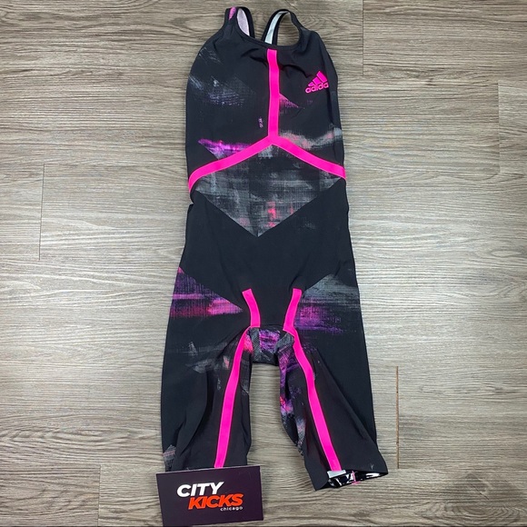 Adidas Freestyle XVIII Closed Back 24in Swim Suit - Picture 1 of 4